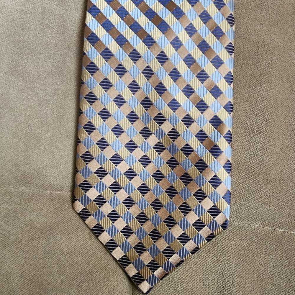 Geoffrey Beene 100% Silk Neck Tie